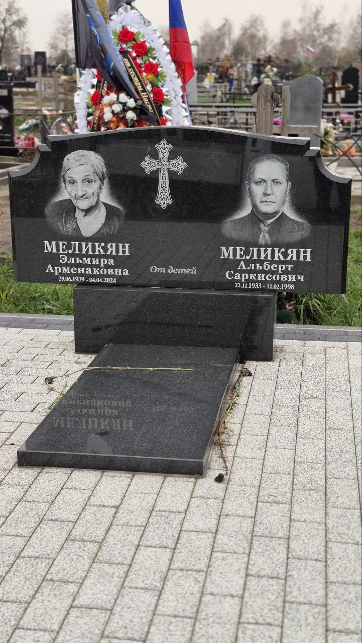 Одиночный памятник из гранита